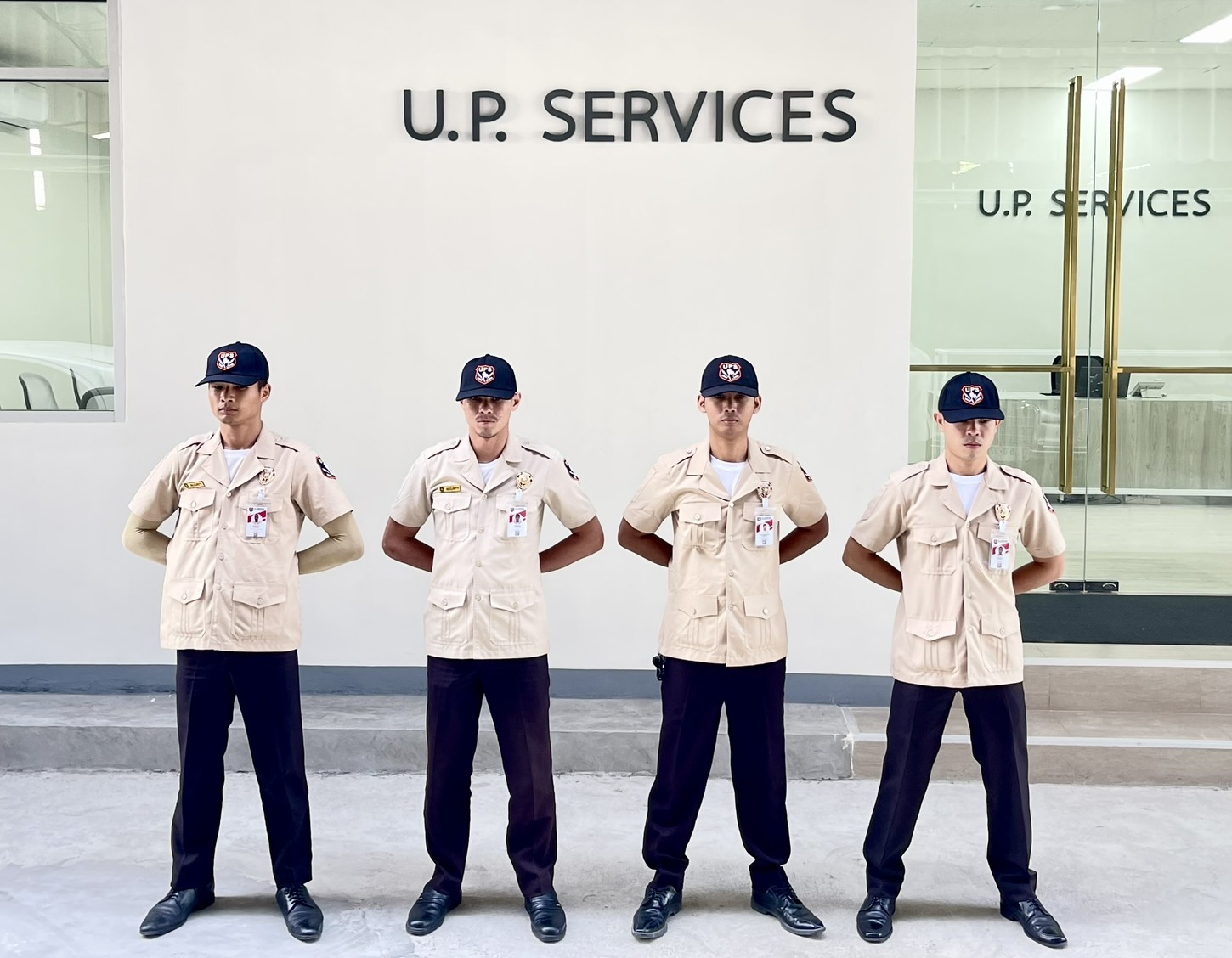 ทีมพนักงานรักษาความปลอดภัย UPS SECURITY